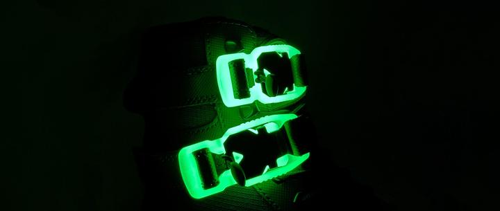 Title image of shoe with two glow-in-the-dark FIDLOCK buckles