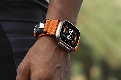 V-BUCKLE S on the watch strap by bandeltics 