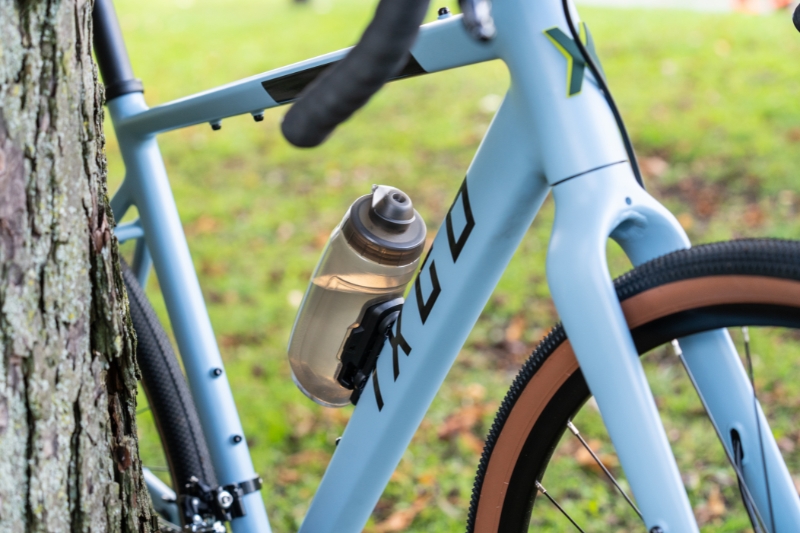 IXGO Bike with FIDLOCK bottle