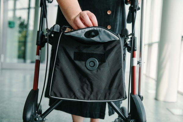 walker with bag with FIDLOCK MINI TURN
