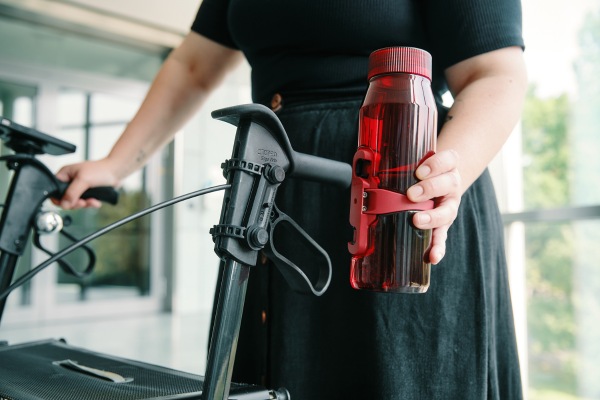 walker with FIDLOCK bottle attachement