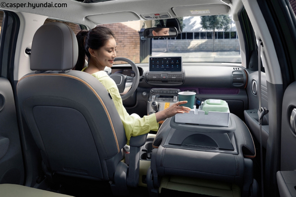 fidlock_small_car_interior_Auto&_Interface_600x400px (5)