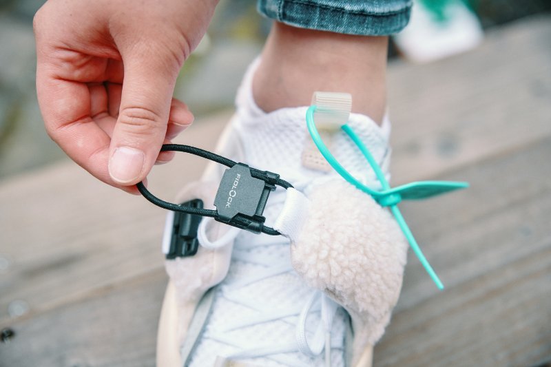 White Sneaker with FIDLOCK buckle
