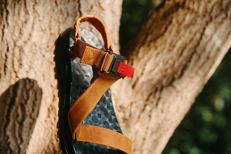 Sandal with FIDLOCK buckle