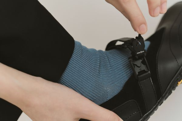 hthree shoe with v buckle fastener - try on 