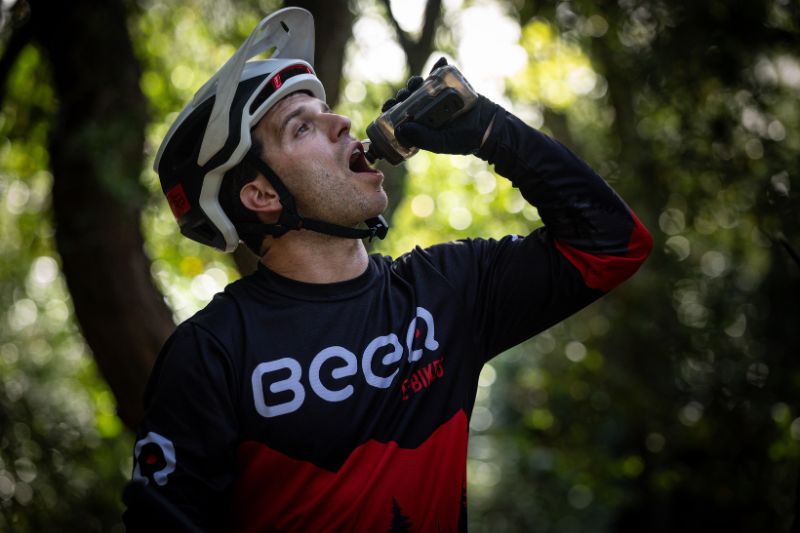 BEEQ Biker drinking out of FIDLOCK TWIST bottle