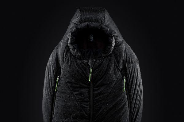 close up of the sleeping bag by graphene x with fidlock fastener 