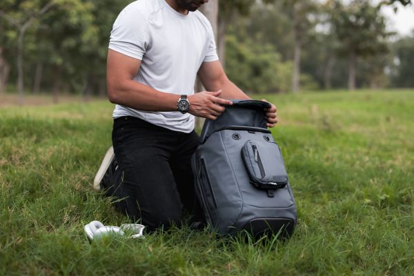 lifeshot of the ULUK bag with SNAP fasteners
