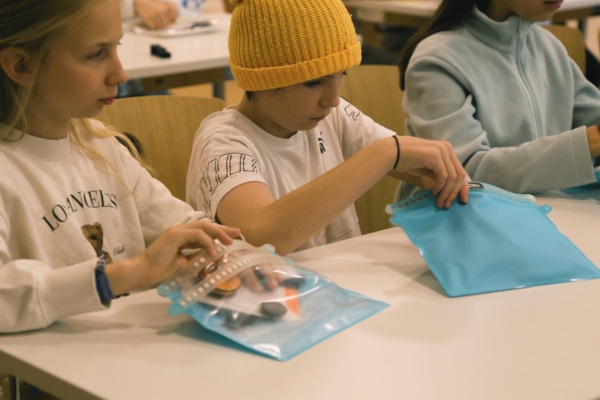 fidlock presentation kids working