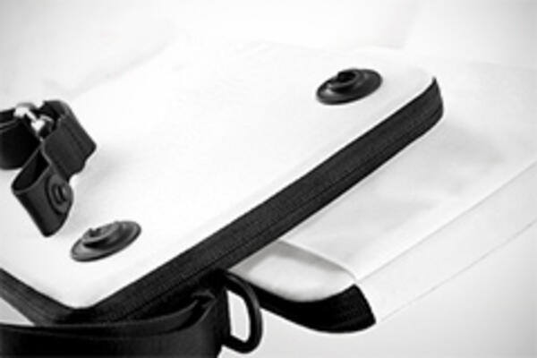 Application bagjack Ipad bag with SNAP fasteners 