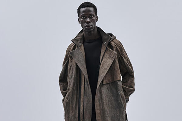 Rain jacket by enfin levé with HERMETIC magnetic bands 