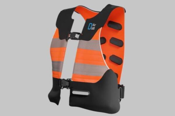 preview picture of the airbag west by D-Air lab with fidlock buckle 