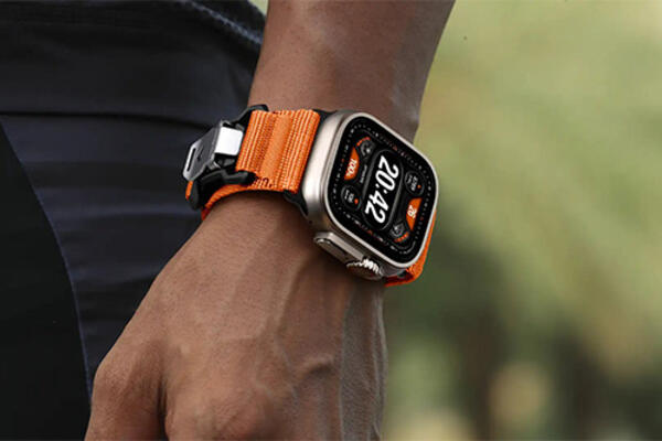 preview picture of the watch strap by bandletics with fidlock fastener