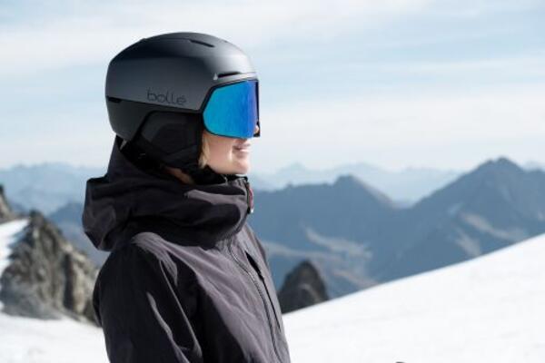 preview picture of the bollé ski helmet with fidlock fastener 