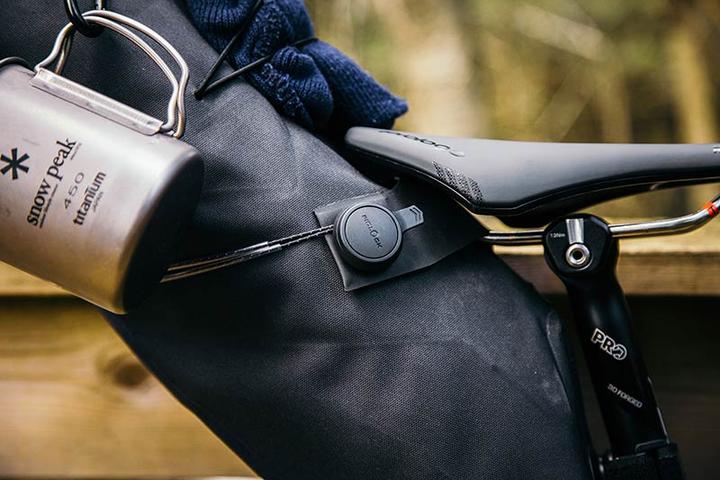 Saddle bag of the bikepacking system by Fara Ciycling with FIDLOCK WINCH elegance