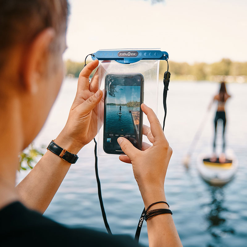 FIDLOCK-HERMETIC-dry-bag-medi-smartphone-photography