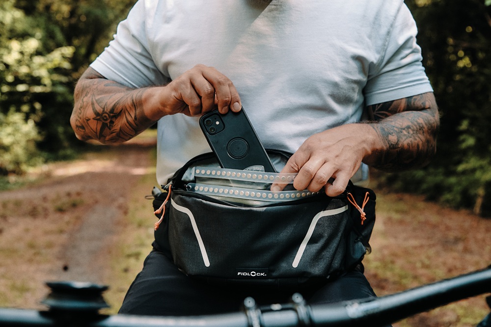 HIP BELT + HERMETIC hip bag hydration bladder