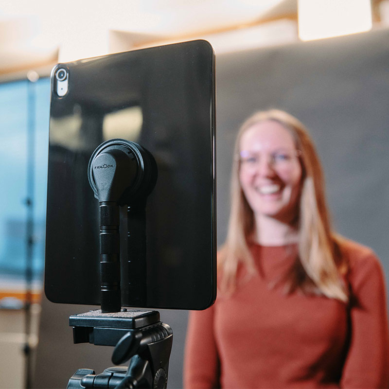 VACUUM-uni-tablet-patch_befestigt-an-der-VACUUM-screw-base