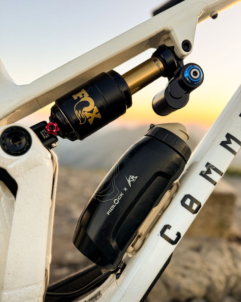 TWIST bottle 590 Limited Kilian Bron