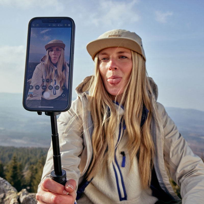 FIDLOCK-VACUUM-mini-tripod-base-location-selfie